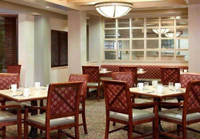Courtyard Hotel 3*